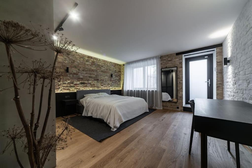 3 Storey Apartment With A Character And A Terrace Рига Экстерьер фото