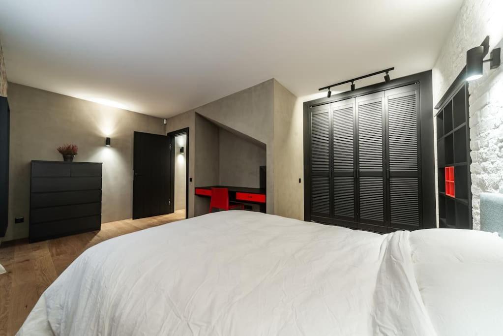 3 Storey Apartment With A Character And A Terrace Рига Экстерьер фото