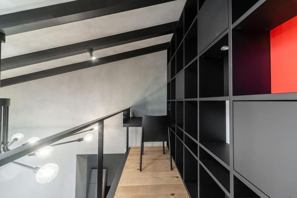 3 Storey Apartment With A Character And A Terrace Рига Экстерьер фото